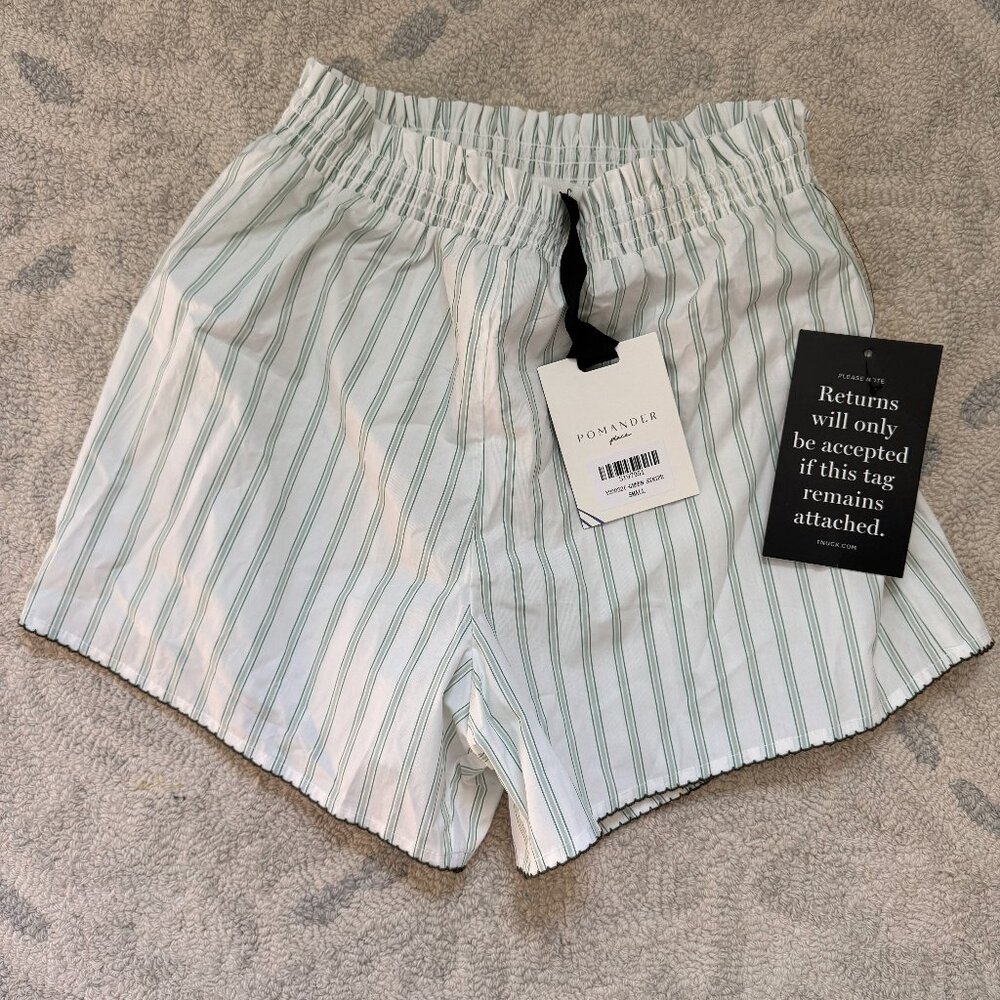 Tuckernuck Green Stripe Whipstitch Sandy Short Size Small NWT
